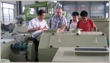 KAZAKSTAN TECHNICIANS CONSULTED OUR PRODUCTS IN DECHENG COMPANY